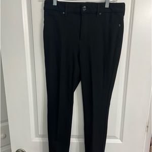 Gloria Vanderbilt Black Jeans. SZ 10P